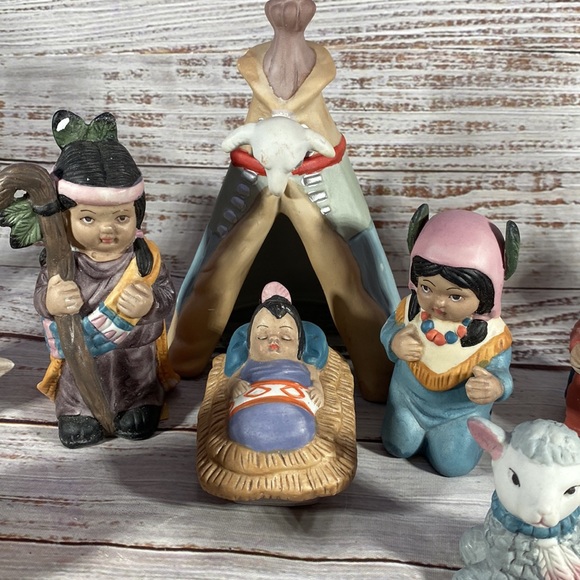 Vintage 13 Piece Native American Nativity Set - Picture 7 of 16
